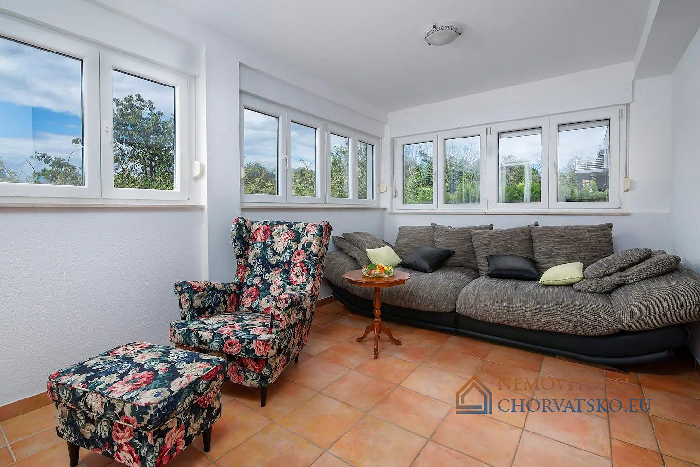 Prodej domu 500 m² s pozemkem 3 510 m² - View 5