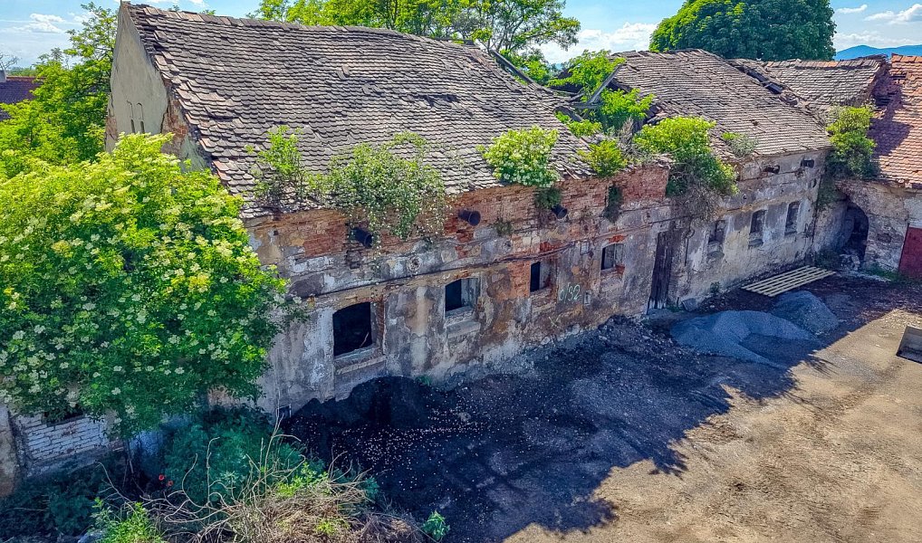 Prodej zemědělského objektu 1 415 m², Zabrušany – náhled fotky 5