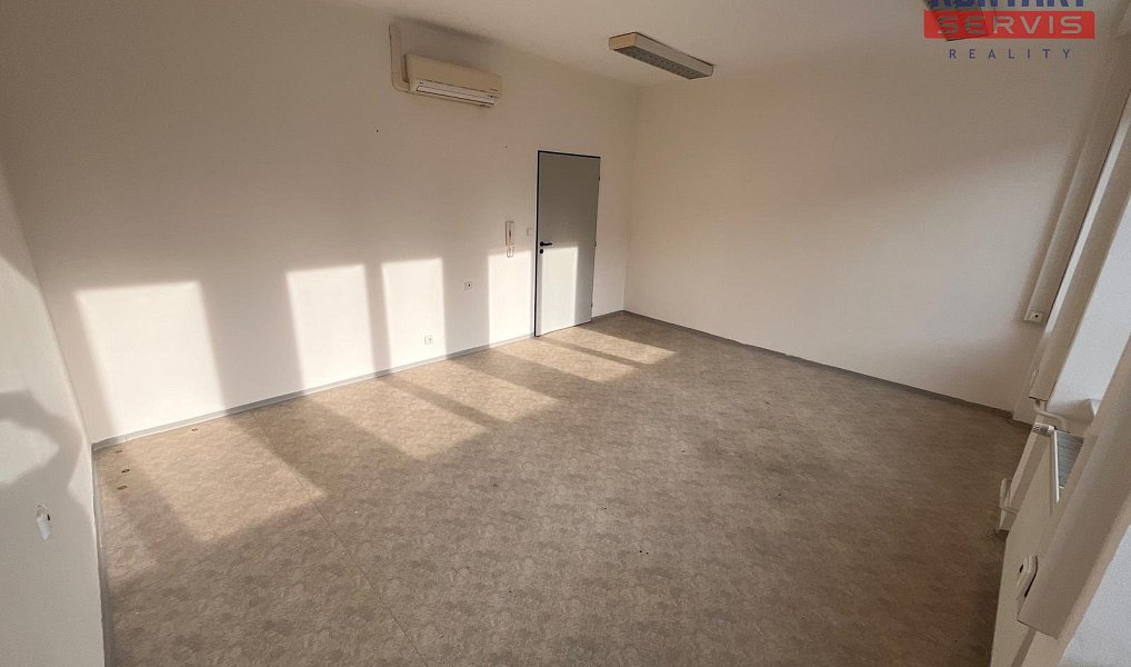 Pronájem kanceláře 15 m², České Budějovice – náhled fotky 2