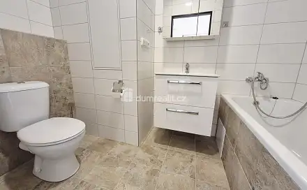 Pronájem bytu 2+kk 39 m², Krakovská, Kralupy nad Vltavou - Lobeček, okres Mělník