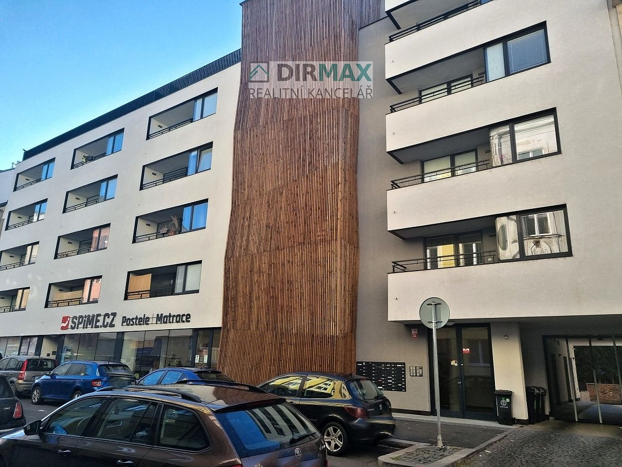 Pronájem bytu 2+kk 52 m² – fotografie 3