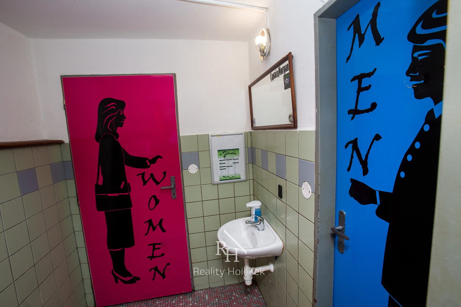 Prodej nájemního domu, činžáku 228 m² – další