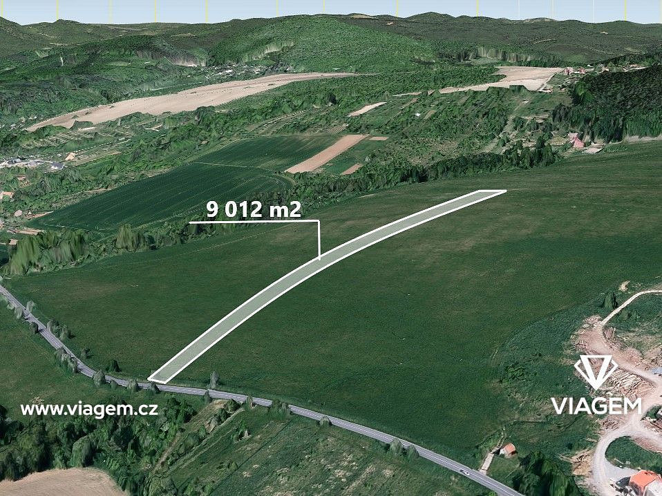 Prodej pole 9 012 m²