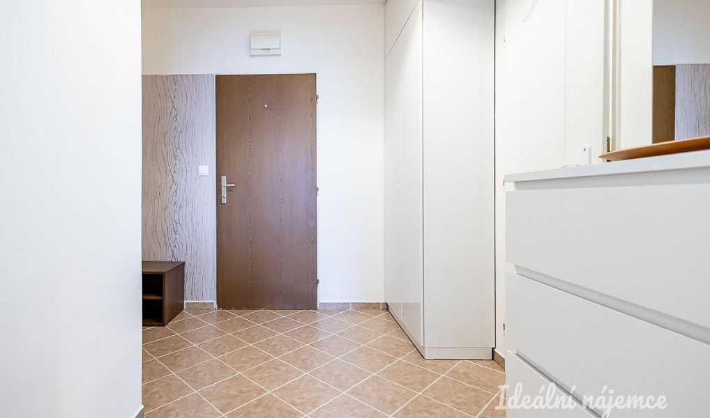 Pronájem bytu 2+kk 46 m², Praha – náhled fotky 3