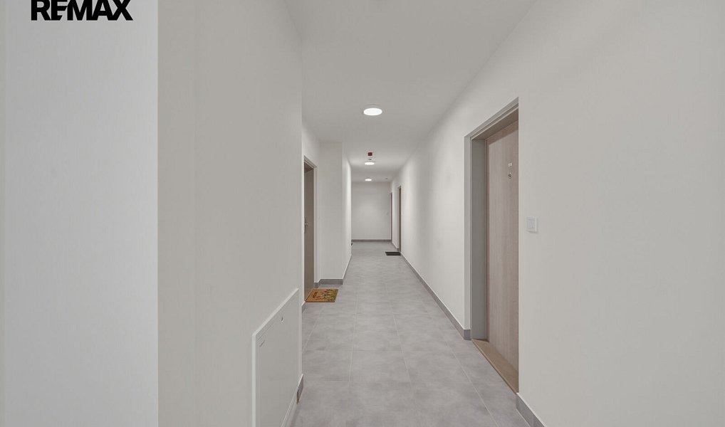 Prodej bytu 1+kk 37 m², Praha – náhled fotky 17