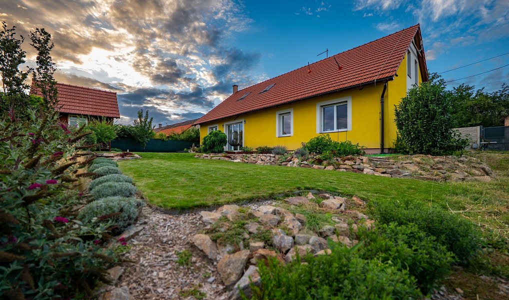 Prodej domu 200 m² s pozemkem 950 m², Plaňany – náhled fotky 2