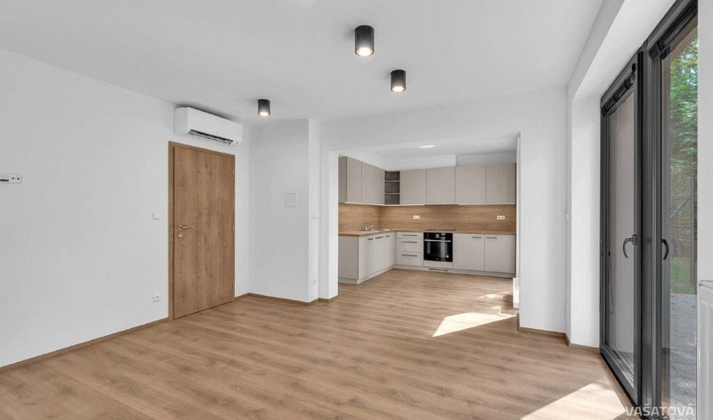 Pronájem bytu 3+1 188 m², Hradec Králové – náhled fotky 6