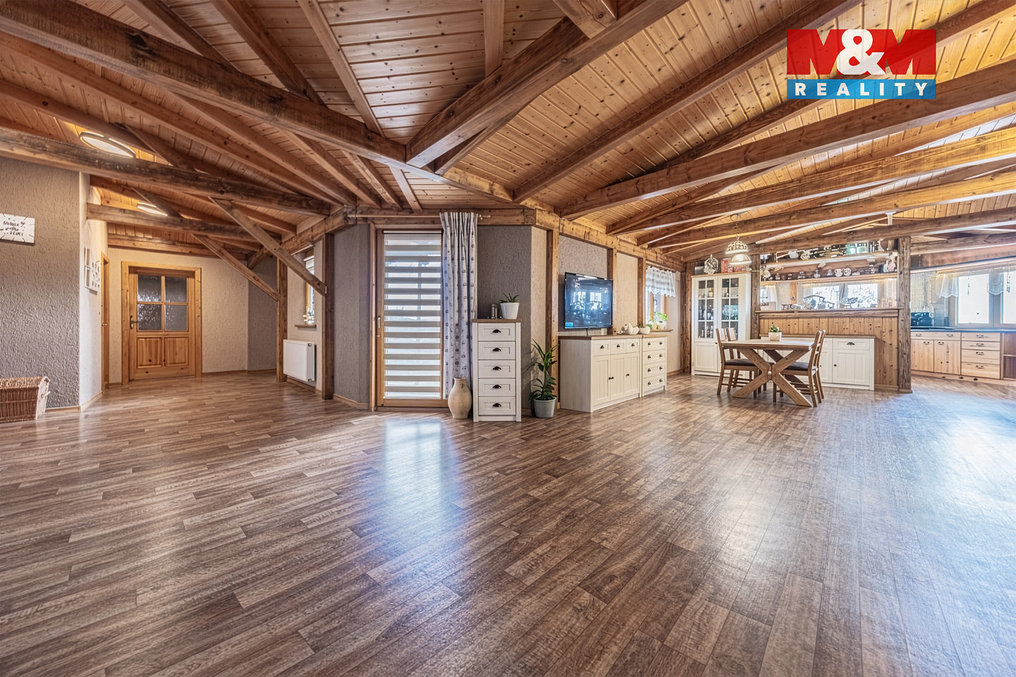 Prodej domu 384 m² s pozemkem 2 948 m² — photo 2