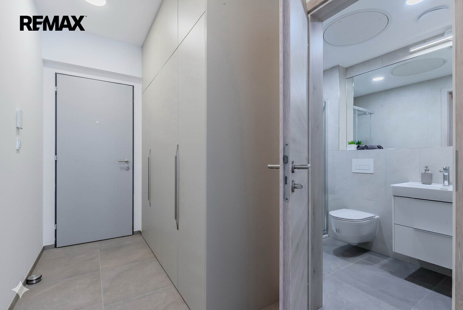 Pronájem bytu 1+kk 32 m² – fotografie 4