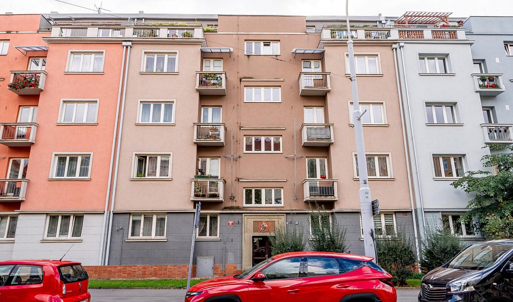 Prodej bytu 2+1 74 m², Praha – náhled fotky 30
