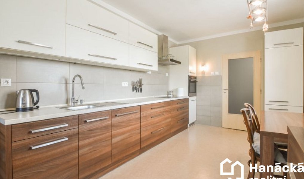 Prodej domu 345 m² s pozemkem 1 131 m², Kladky – náhled fotky 7