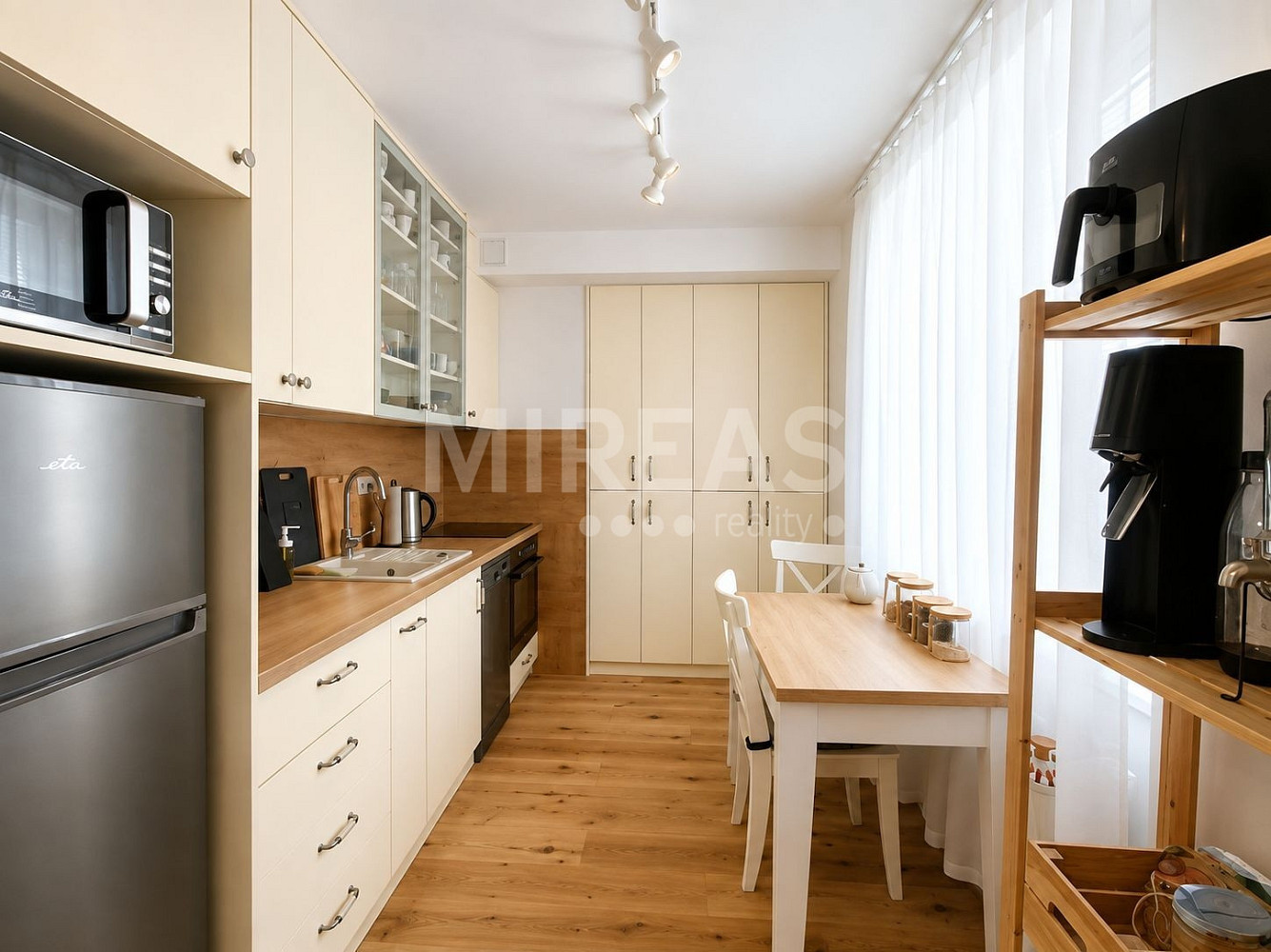 Pronájem bytu 2+kk 49 m² – fotografie 2