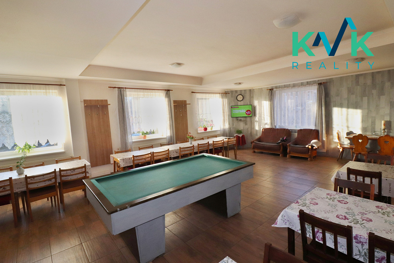 Prodej ubytovacího objektu 560 m² – fotografie 2