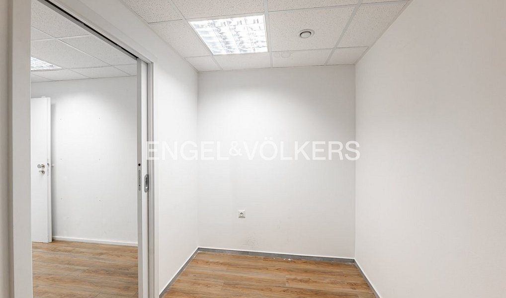 Pronájem obchodních prostor 290 m², Praha – náhled fotky 7
