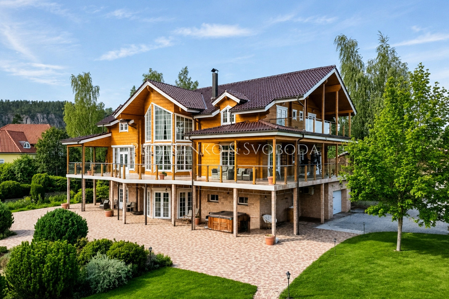Prodej domu 750 m² s pozemkem 2 400 m²
