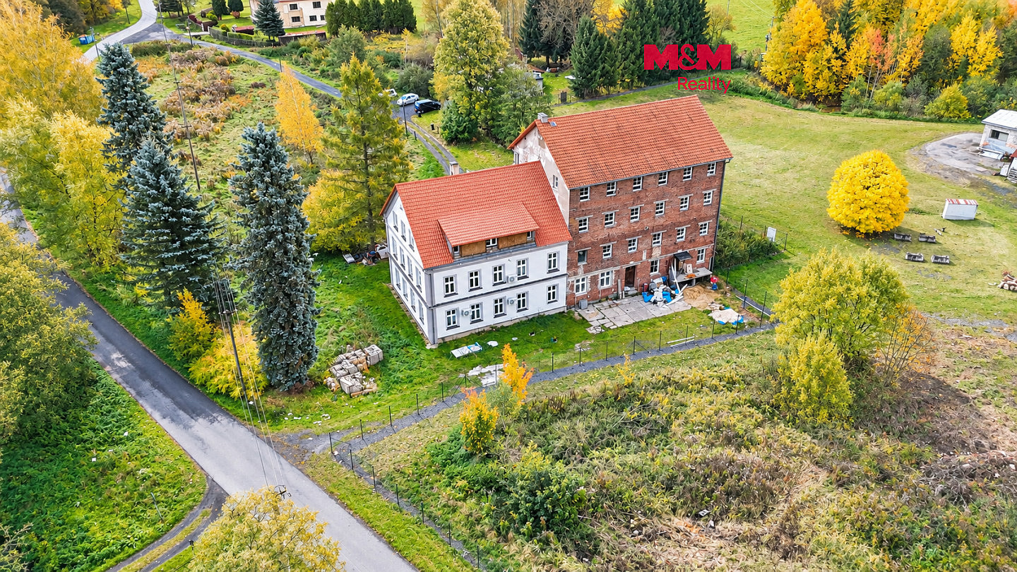 Prodej domu 993 m² s pozemkem 689 m²