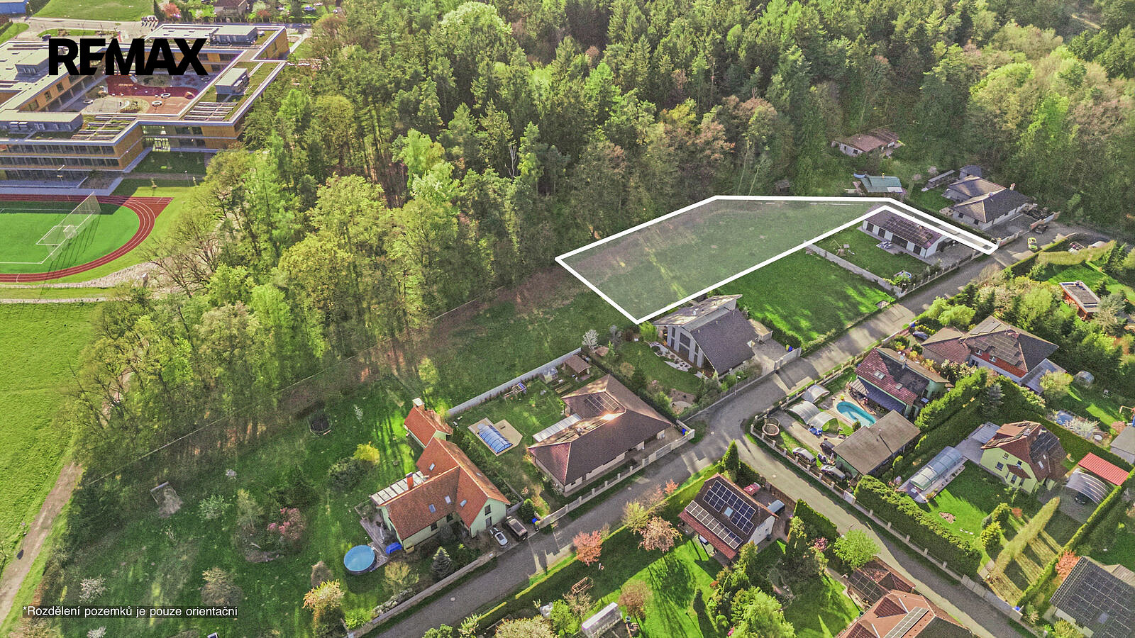 Prodej stavebního pozemku 2 112 m²