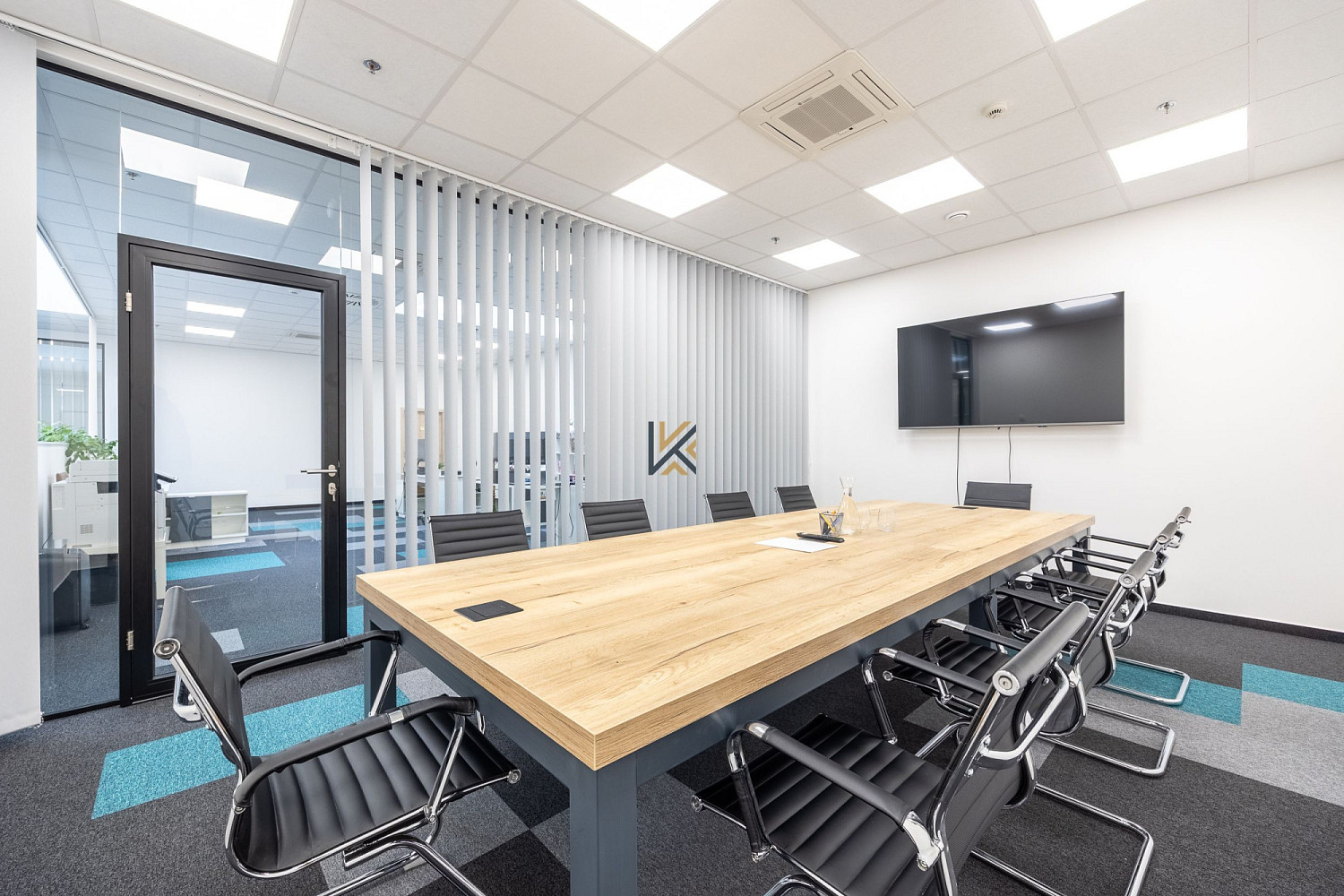 Pronájem kanceláře 1 030 m² – fotografie 2