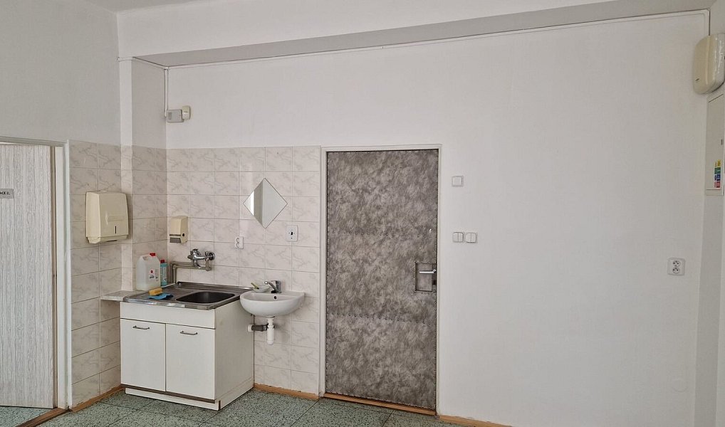 Pronájem komerčního objektu (jiného typu) 79 m², Karlovy Vary – náhled fotky 8