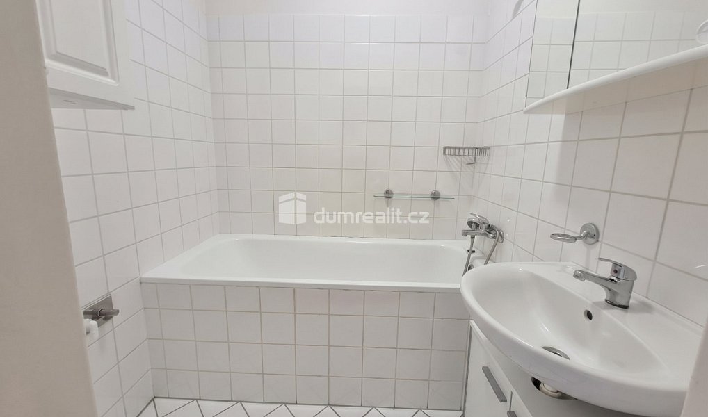 Pronájem bytu 2+kk 40 m², Roudnice nad Labem – náhled fotky 2