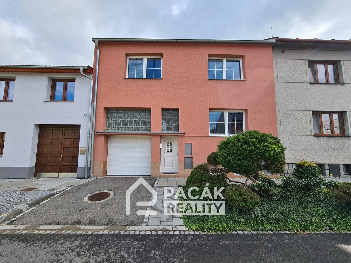 Prodej domu 250 m² s pozemkem 424 m²