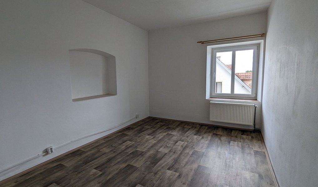 Prodej domu 900 m² s pozemkem 1 315 m², Kravaře – náhled fotky 12