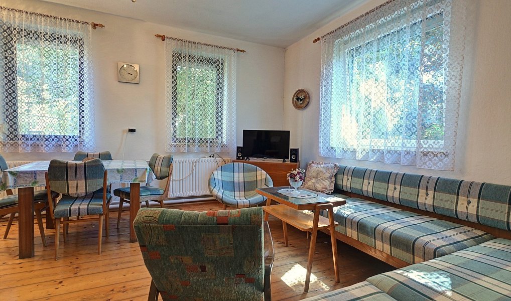 Prodej domu 203 m² s pozemkem 1 246 m², Horní Branná – náhled fotky 9