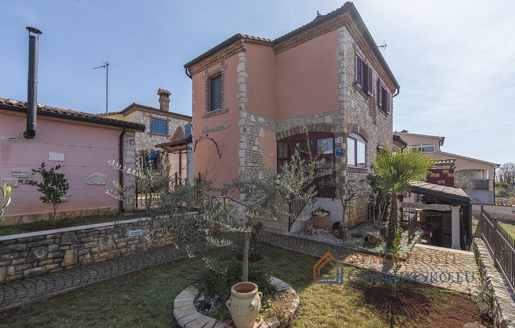 Prodej domu 200 m² s pozemkem 330 m² – pohled 5