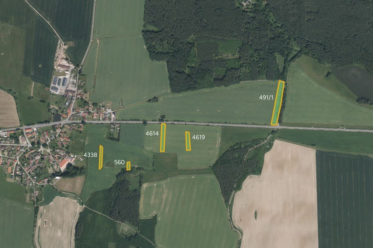 Prodej pole 5 875 m²