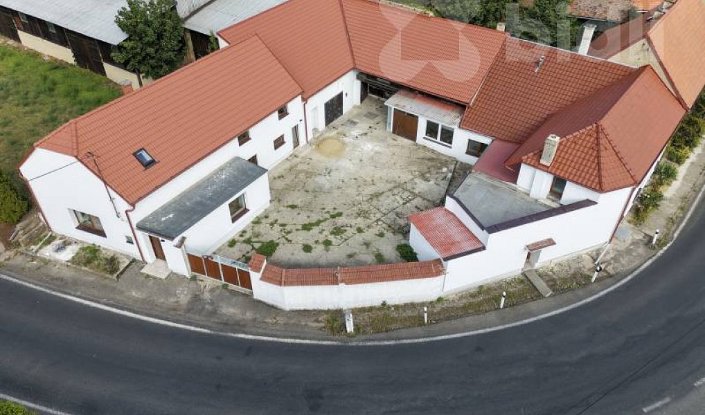 Prodej domu 140 m² s pozemkem 327 m², Evaň – náhled fotky 3