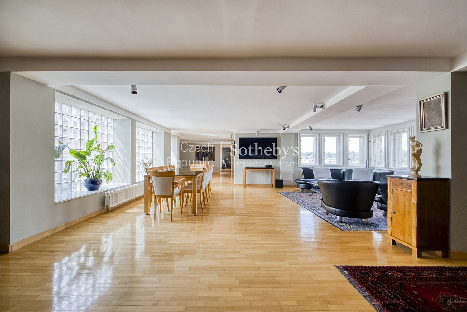 Pronájem bytu 3+kk 250 m²