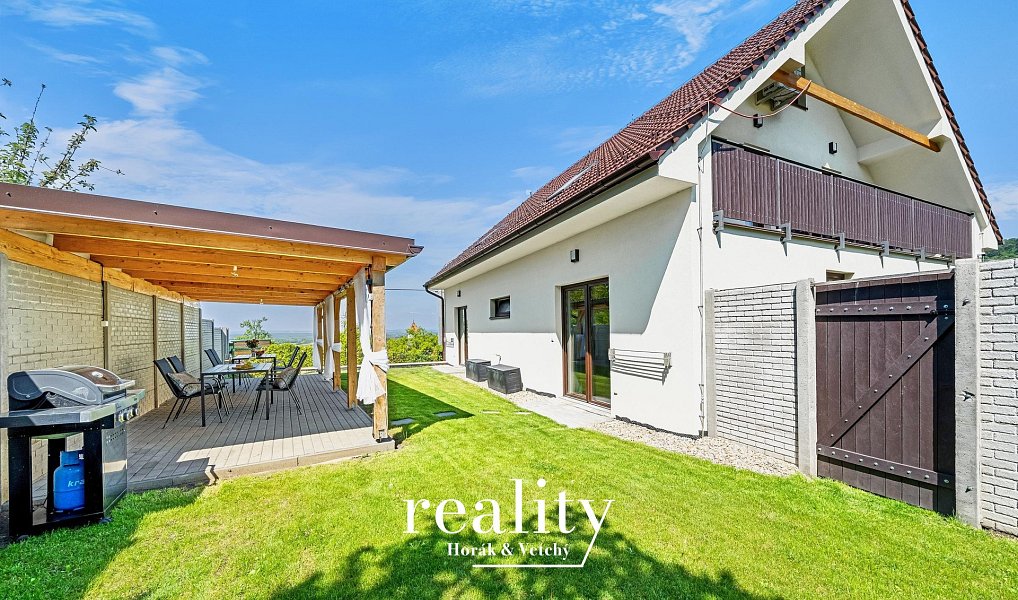 Prodej ubytovacího objektu 205 m², Perná – náhled fotky 28