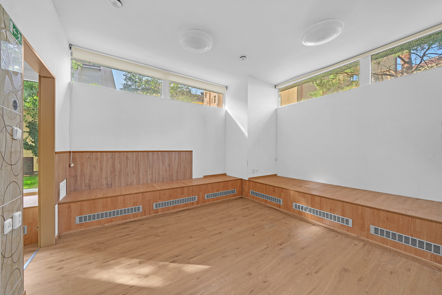 Prodej obchodních prostor 65 m² – fotografie 3