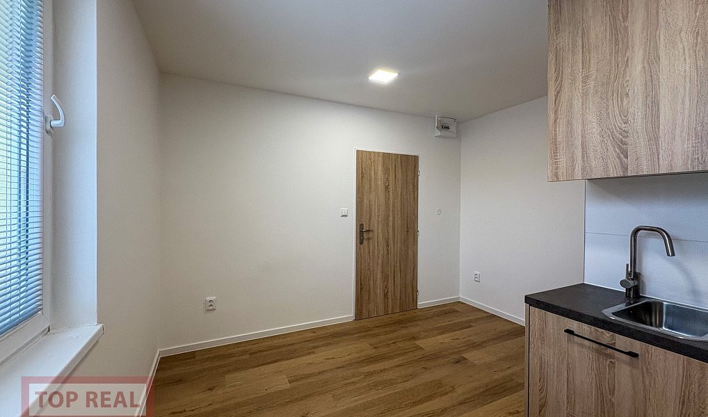 Pronájem kanceláře 12 m², Kroměříž – náhled fotky 2