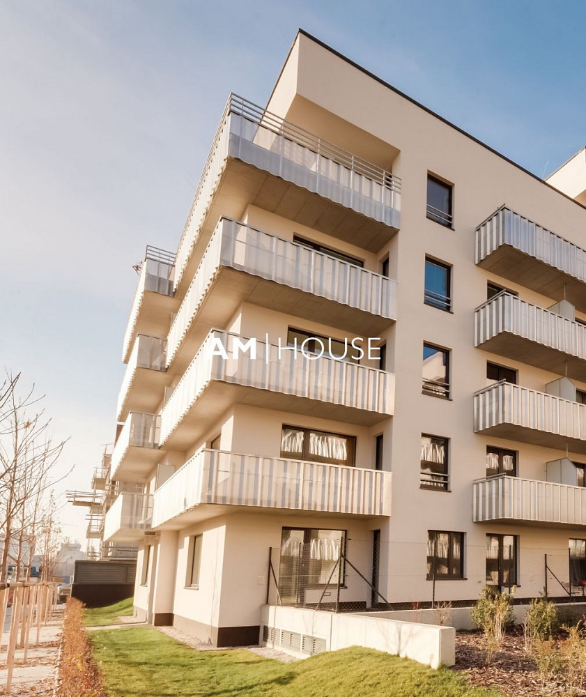 Pronájem, garážové stání, 10m - praha - strašnice