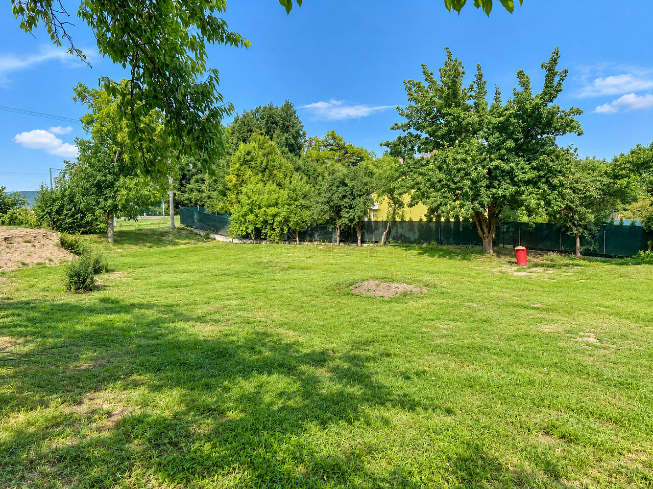 Prodej stavebního pozemku 882 m²