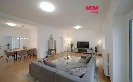 Prodej domu 292 m² s pozemkem 663 m², Jasenná, Praha 9 - Horní Počernice