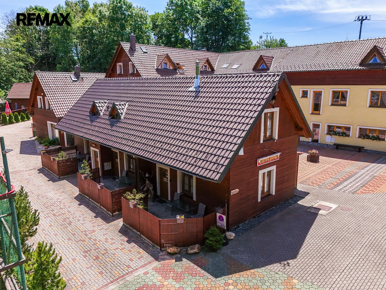 Prodej komerčního objektu (jiného typu) 166 m²