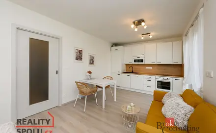 Pronájem bytu 1+kk 37 m², Slovanská, Plzeň - Východní Předměstí