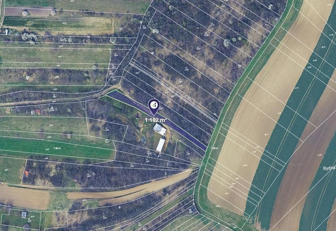 Prodej pozemku 1 102 m²