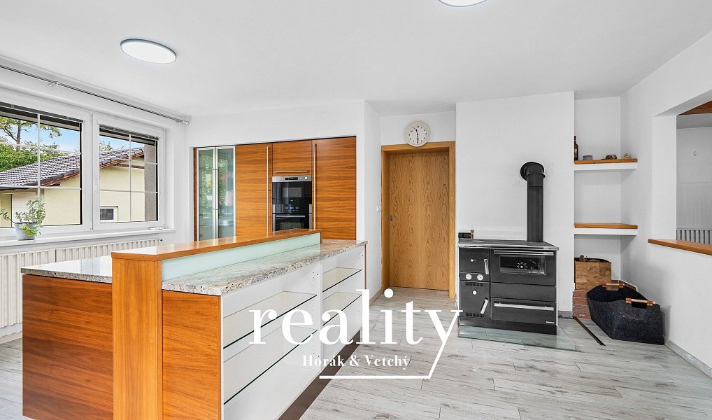 Prodej domu 292 m² s pozemkem 744 m², Práče – náhled fotky 4