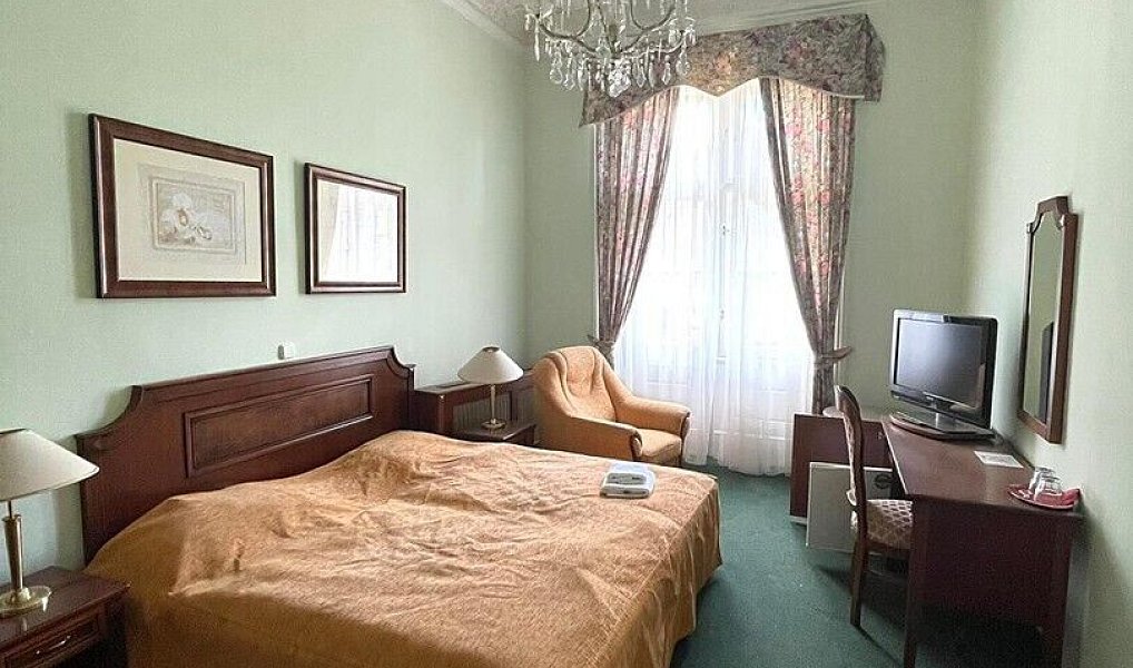Prodej ubytovacího objektu 1 316 m², Karlovy Vary – náhled fotky 13