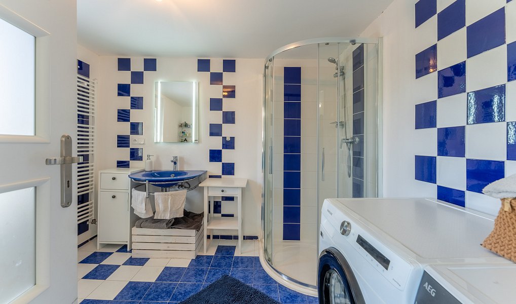 Prodej domu 162 m² s pozemkem 735 m², Horní Kruty – náhled fotky 35
