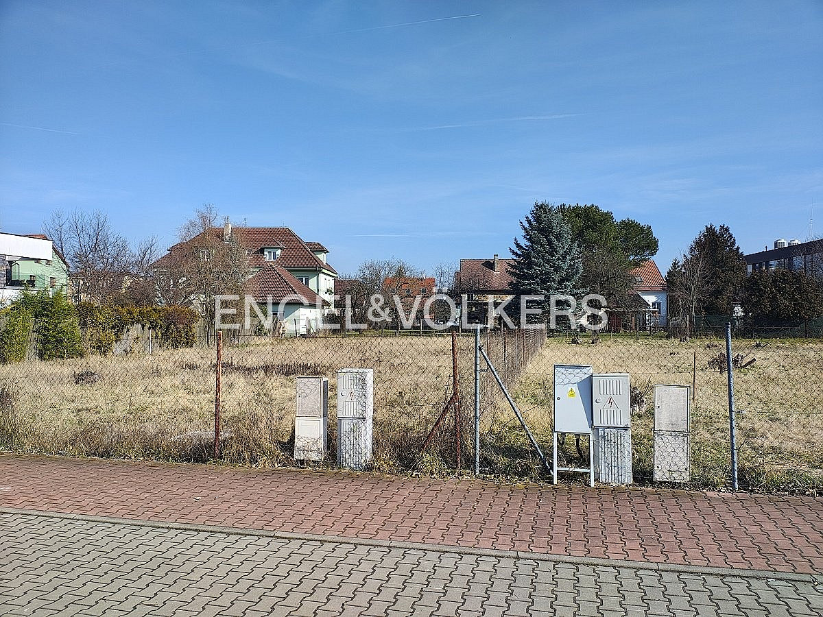 Prodej stavebního pozemku 727 m² – fotografie 5