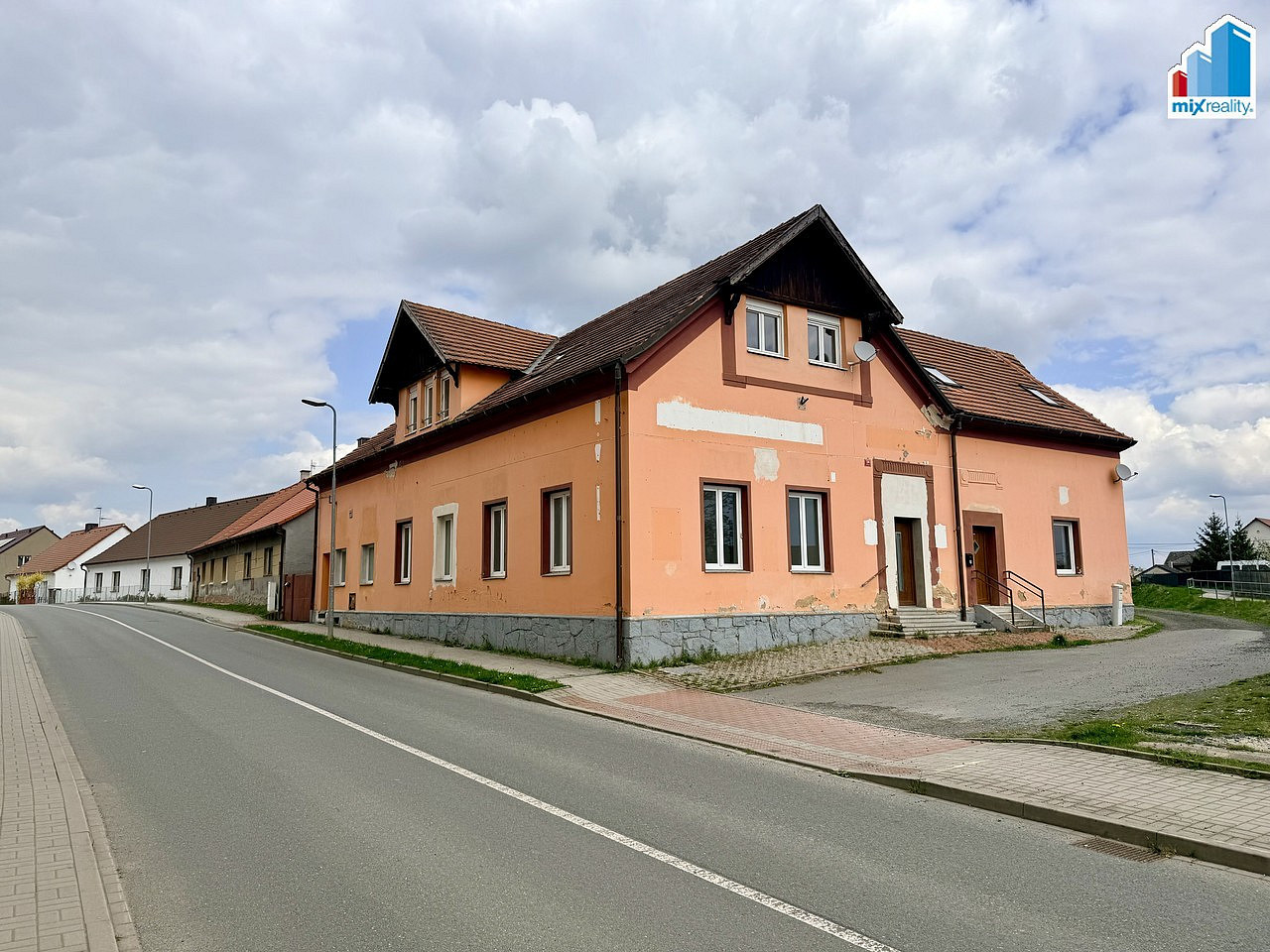 Prodej domu 397 m² s pozemkem 842 m²