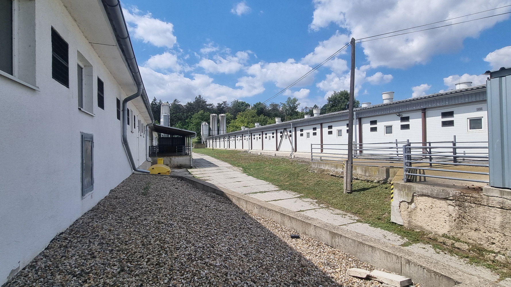 Prodej skladovacích prostor 15 000 m² – fotografie 2