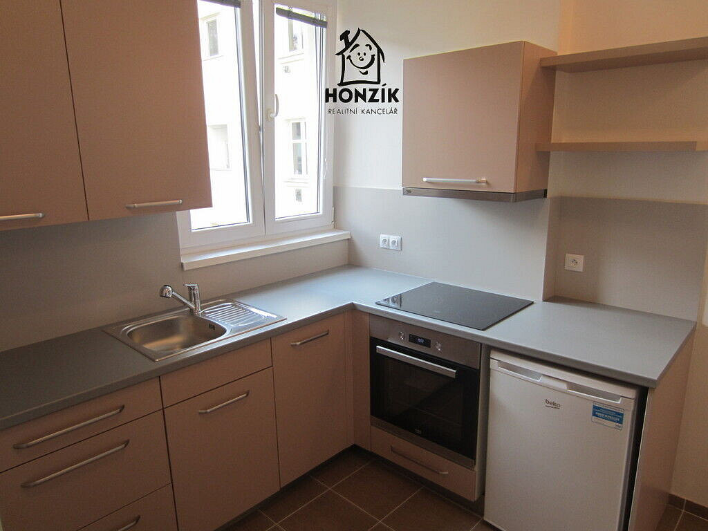 Pronájem bytu 1+kk 37 m²
