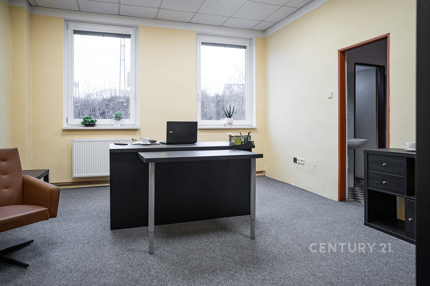 Pronájem kanceláře 190 m² – fotografie 2