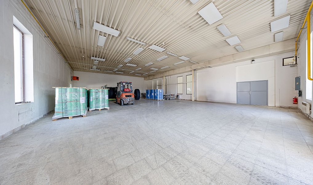 Pronájem skladovacích prostor 242 m², Staré Město – náhled fotky 2