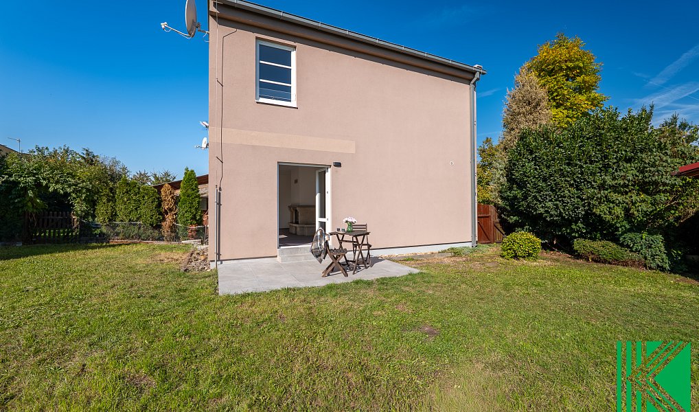 Prodej domu 102 m² s pozemkem 447 m², Zlončice – náhled fotky 44